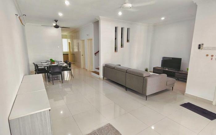 Setia Alam Convention Center Spacious House
