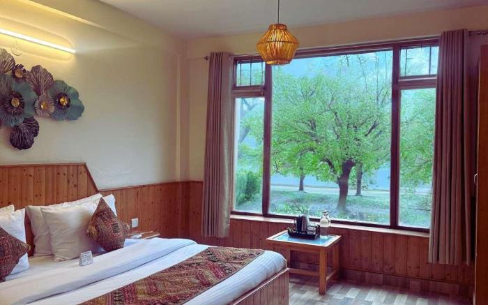 ORZU Boutique Stays Burwa Manali