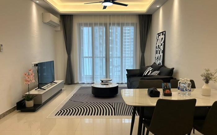 R&F 2Bedroom 2Bathroom By Wan Li Homestay