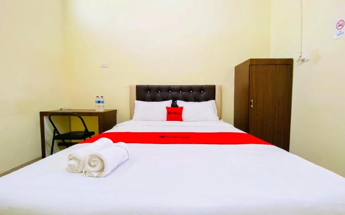 RedDoorz @ Shine Guest House Tebing Tinggi