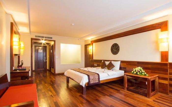 Royal Empire Premium Hotel