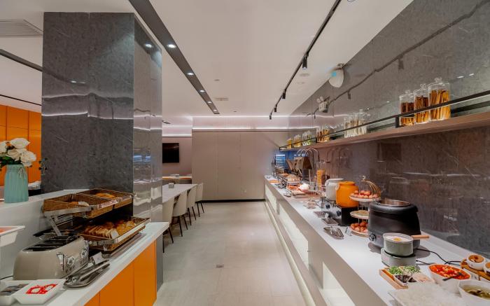 Home Inn Plus Shanghai Xinhua Hospital Jiangpu Road Metro Station