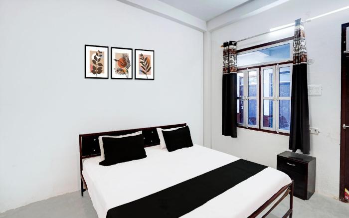SPOT ON Hotel Lakshya Ghatampur
