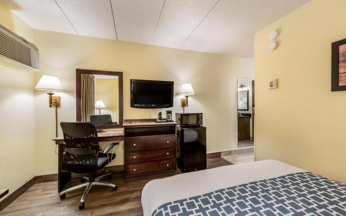 Econo Lodge Mayo Clinic Area