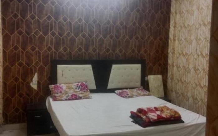 Raju Rajeshwari hotel 