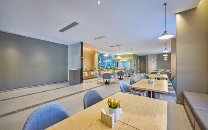 Home Inn Neo Hangzhou Qiantang Yipeng Xinzhen Road Metro Station