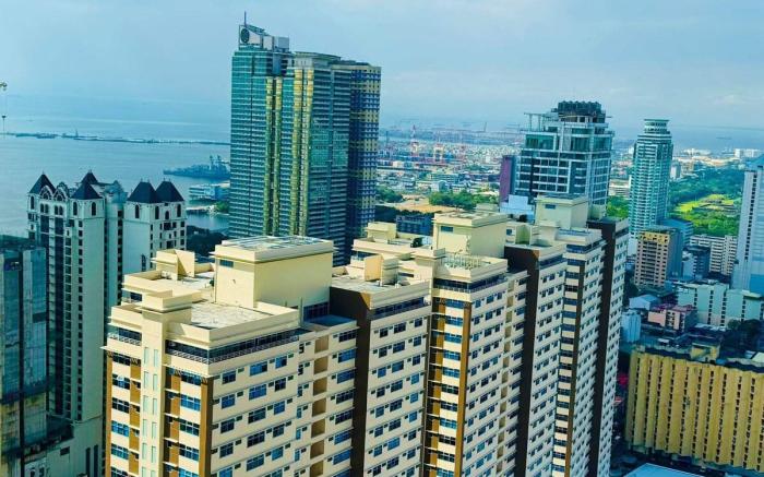 Birch Tower a2 front of Robinson Place/Rizal park