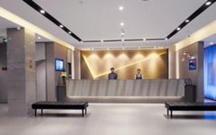 Home Inn Chengdu Chunxi Road Hongxingqiao Metro Station