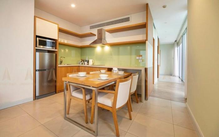 2 Bedroom Apartment with Direct Sea View