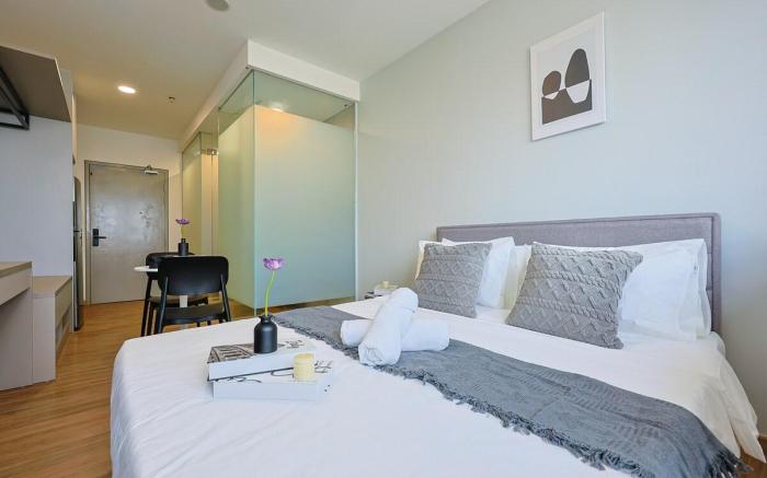 2Pax Simple Modern  Studio Apartment @KL City view