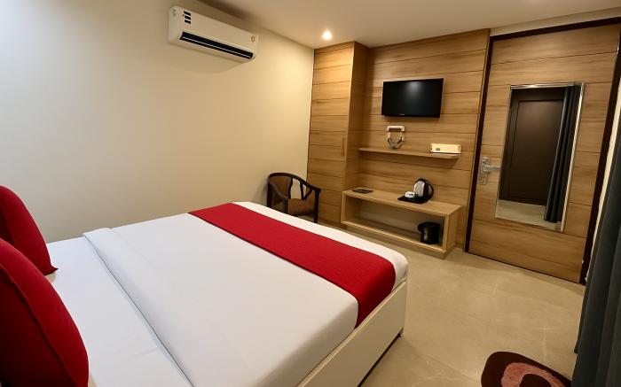 Hotel Good Luck by JMD Group