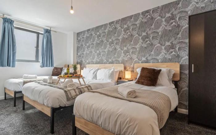 Desert Oasis 2Bed 2Bath | Free Parking & Netflix