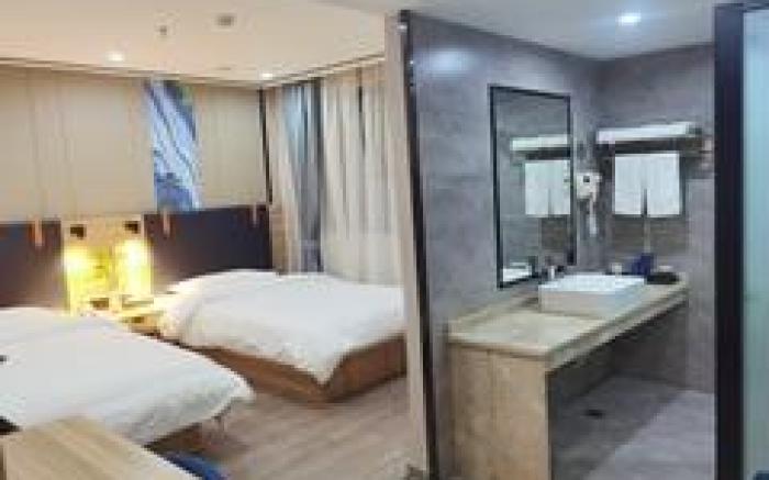 Home Inn Neo Zhuhai Hengqin Huafa Mall