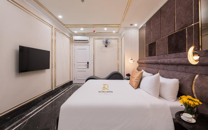 Romeo Hotel Pháp Vân