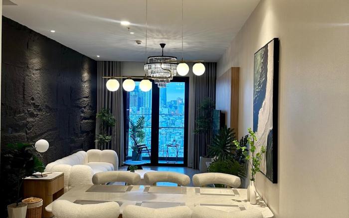 luxury 3Br+4Bed w/ Stunning Views, Pool Gym Access