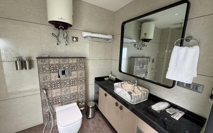 Saltstayz Premier - Mohali Chandigarh
