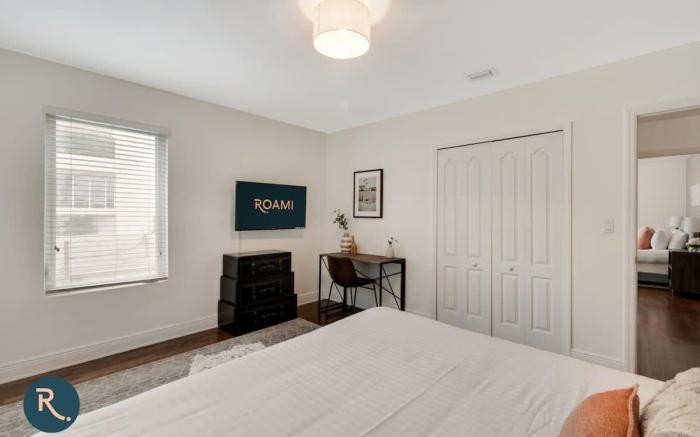 Roami at Bayview Place | Penthouse |Tub |6 Bed
