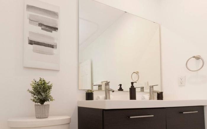Roami at Downtown Retreat |Near South Beach w/Pool