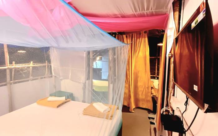 DIVINE BEACH RESORTS WITH SWIMING POOL