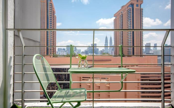 Cozy Unit 23a21 near Times Square/Pavilion/Alor St