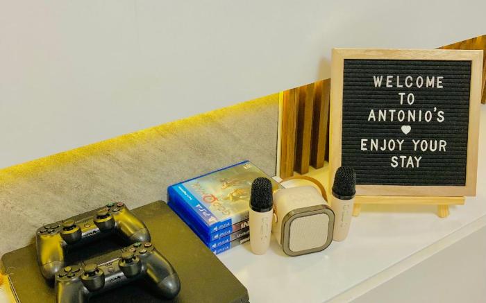 Antonio's at Azure North