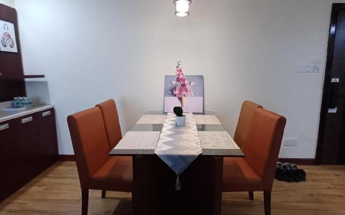 Triple-A Guest House/Near Imago Shopping Mall