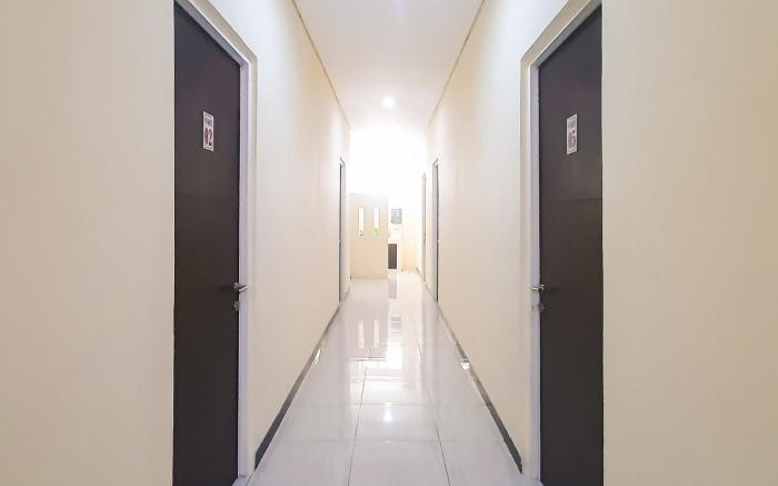 RedDoorz Syariah Near Transmart Mall Palembang