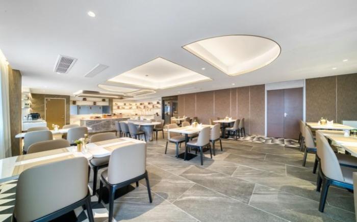 Home Inn Plus Hangzhou Tonglu Fuchun River
