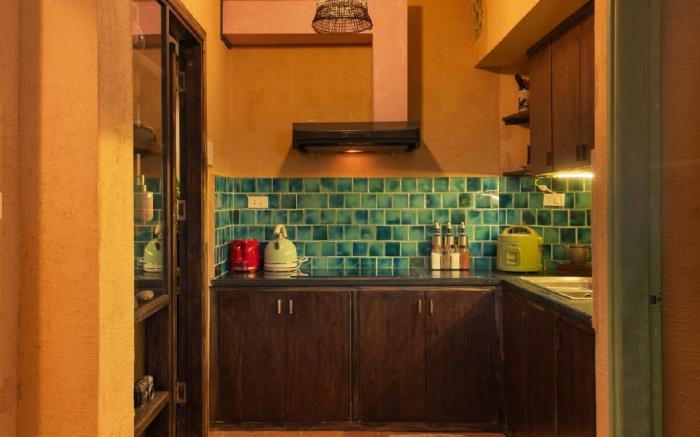 Hanoi Old Quarter Apt: Bathtub, A/C+Wifi+Netflix