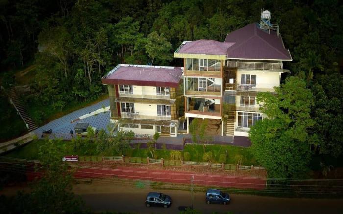 MIZZLE RESORT