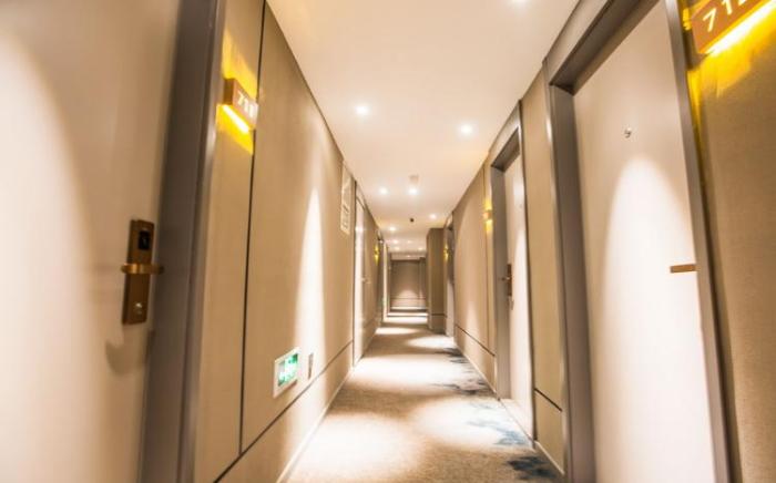Home Inn Style Golden Nanjing Jiangpu Longhua Road Metro Station