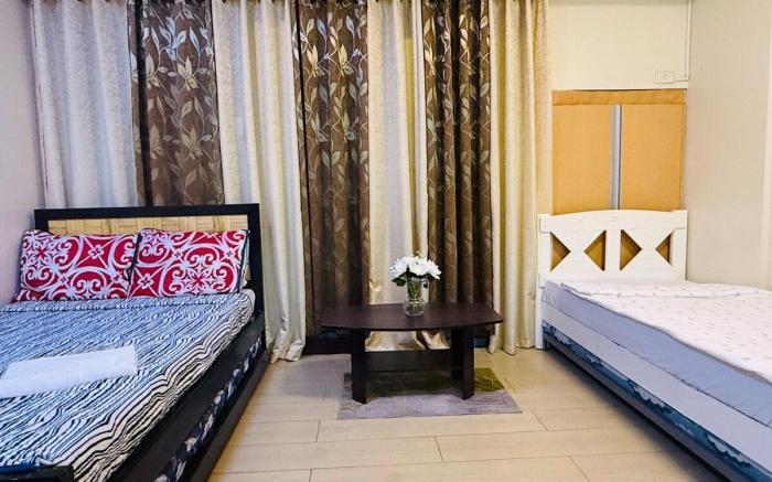 Staycation Unit at Newport Pasay T3 2 Beds w/ Wifi