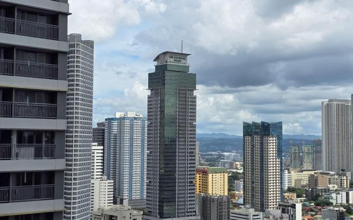 Condotel 1BR Unit w/ Balcony FAME Residences #FM62