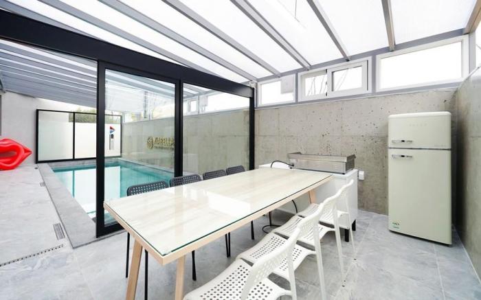 Gyeongju Marbella Pool Villa N Screen Golf
