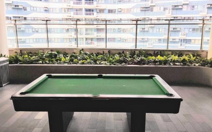 Makati Air 57F; double-beds, 4pax, good location