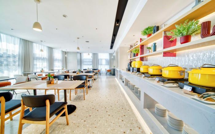 Home Inn Style Hangzhou Binjiang University of Chinese Medicine Metro Station