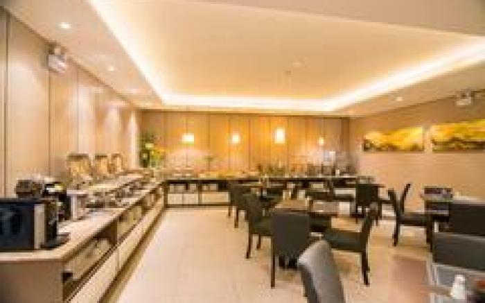 Home Inn Plus Beijing Guangqumennei Metro Station Hongrun