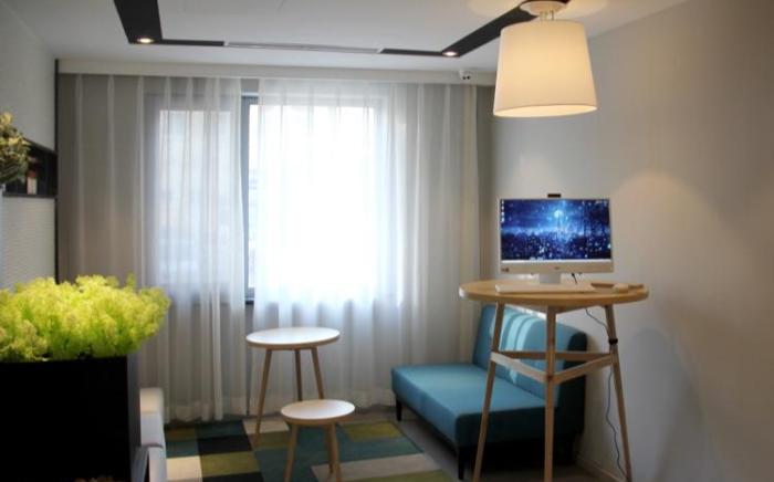 Home Inn Beijing Sihui Baiziwan Metro Station