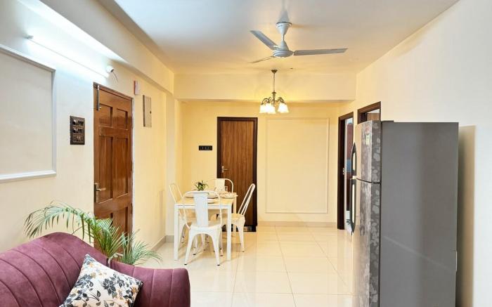 Chic & Central 2BHK Oasis: Fully Equipped