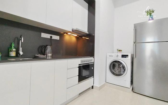 The Colony KLCC View Sky Pool_Relax_1 BDR CB2603A