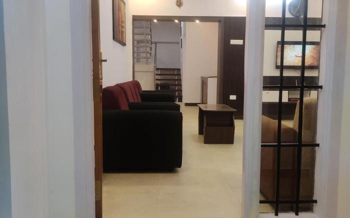 Chill Breeze Castle - 4BHK Villa with Captivating city view & Mountain view, Wifi, Campfire, Homemad