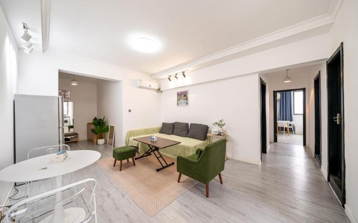 CityHome-4 BRs, 2 Baths, People's Square, the Bund