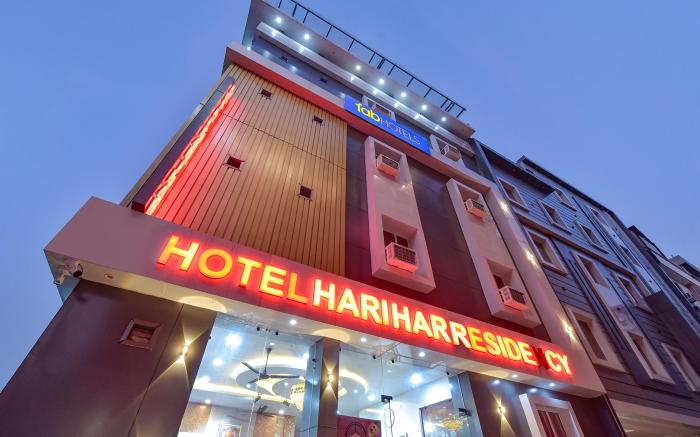 FabHotel Hari Residency