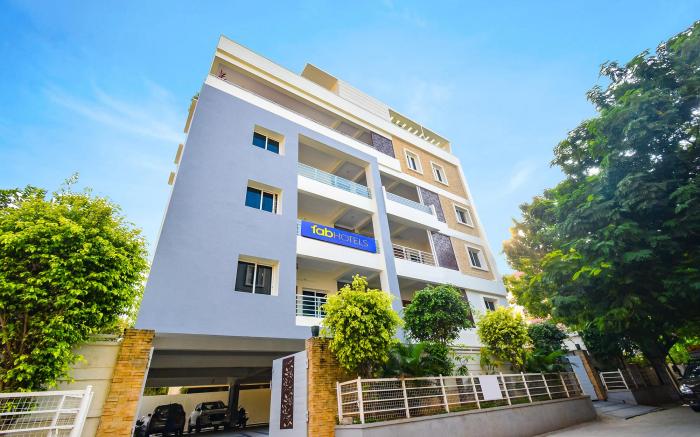 FabHotel De Alphabet II - Nr Ameerpet Metro Station