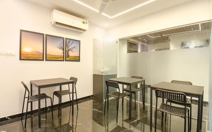 FabHotel Olives Suites