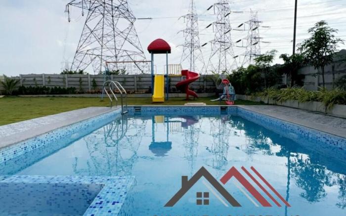 Container Farmhouse in Shankarpally (by SH)