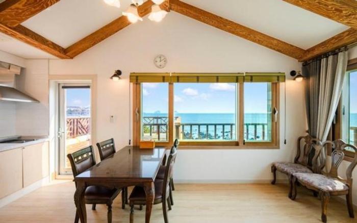 Seogwipo Jeju Tob Ocean View Pension