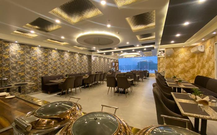 Hotel Varuna Grand