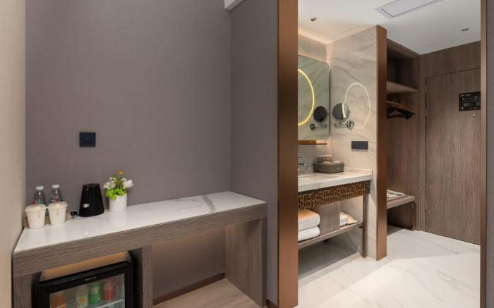 Langlizi Hotel Chengdu Chunxi Road Wenshuyuan Subway Station Branch 朗丽兹酒店成都春熙路文殊院地铁站店