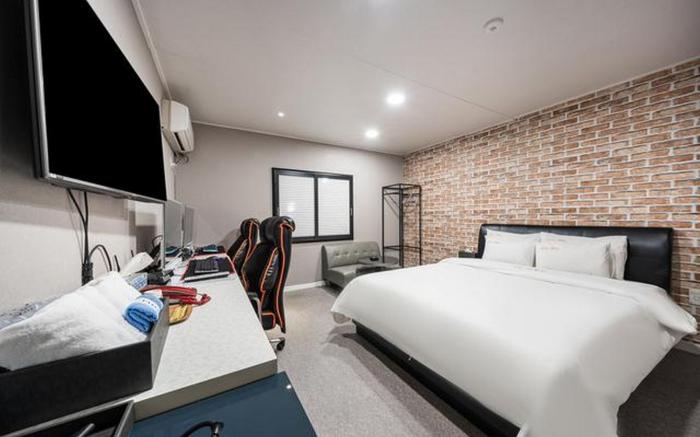 Gunsan Hotel May